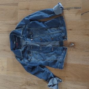 NWOT Wrangler denim jacket